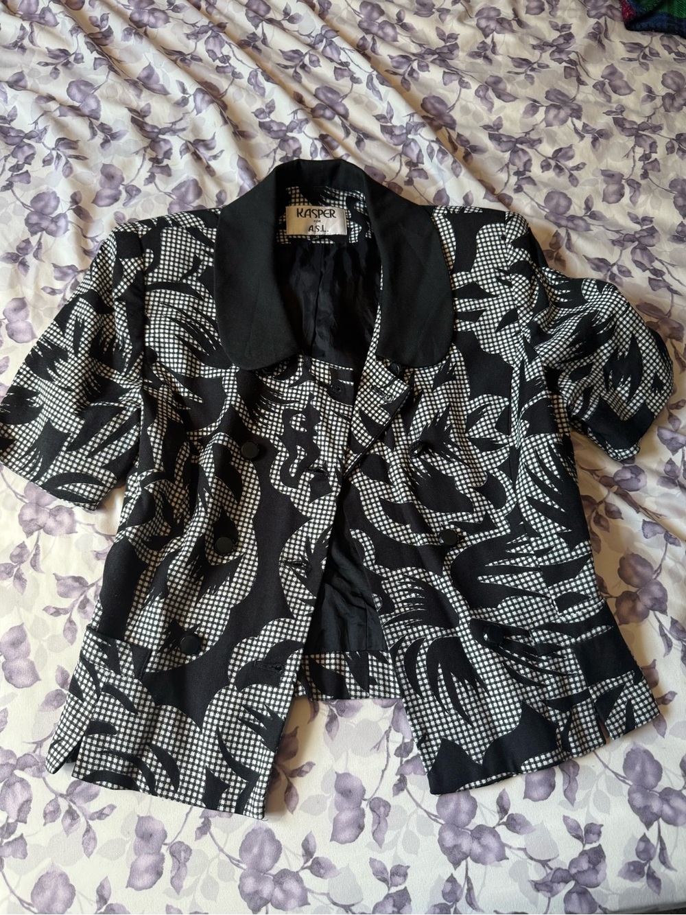 Vintage Kasper Black and White Patterned Short Sleeve Jacket